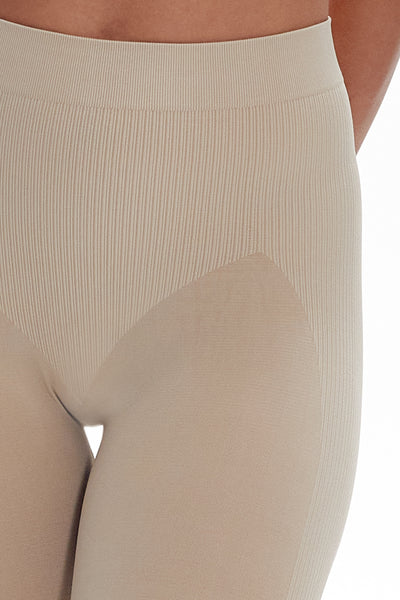 Seamless sculpting booty-lift leggings - close-up front view